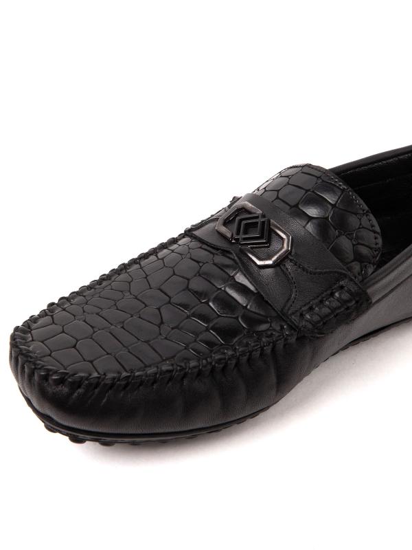 Men's Loafers with Crocodile Pattern and Metal Accessory