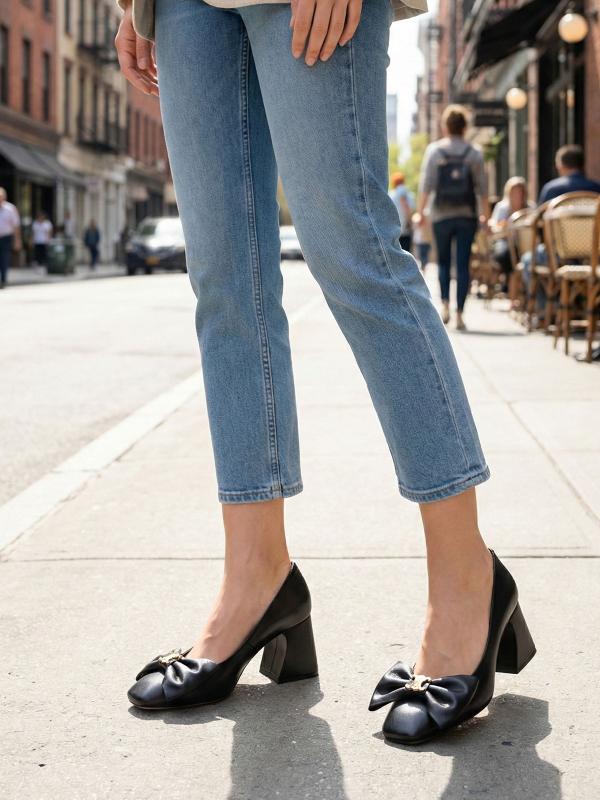 Genuine Leather Classic Shoes with Strap and Accessory (6 cm)