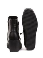 Eskarpini Hakiki Deri Siyah Dolgu Topuk Kadın Botu – Metal Detaylı Elegance