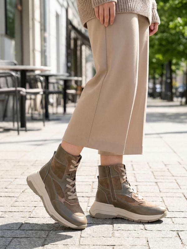 Natural Leather and Nubuck Combination – Sporty Women's Boots