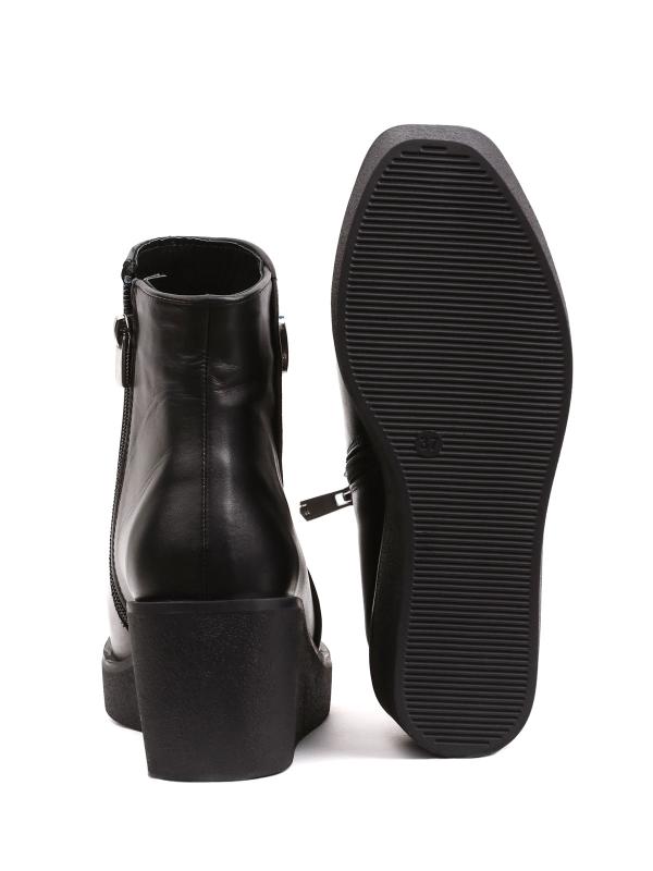 Təbii Dəri Qara Dolğu Daban Qadın Botu – Metal Detallı Elegance